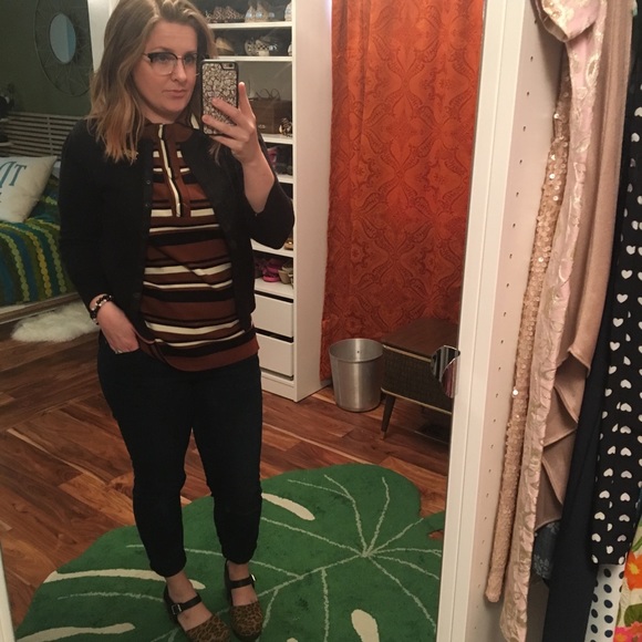 Meet your Posher, Sarah! ✨ - Picture 3 of 7